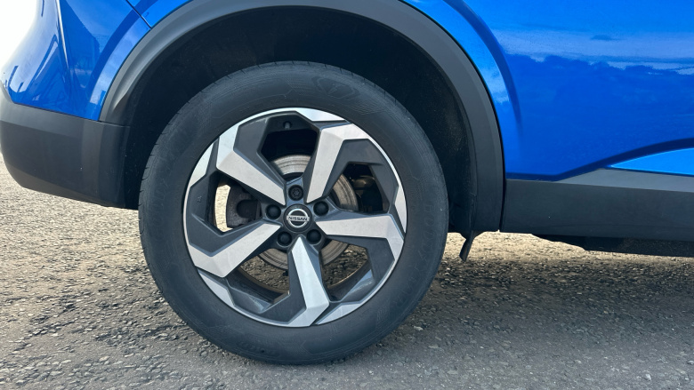 Nissan Qashqai 1.3 DiG-T MH N-Connecta 5dr Petrol Hatchback